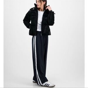 NWT Steve Madden
Women's Cropped Hooded Puffer Coat